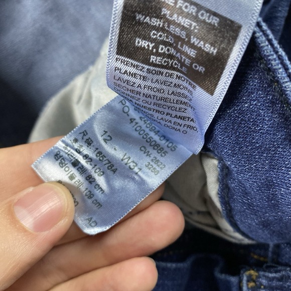 Singnature Levis  Capri Jeans Womens 12‎ Blue Dark Wash Mid Rise - Picture 10 of 15